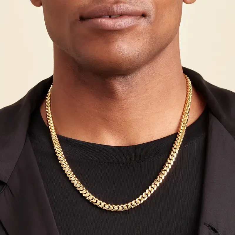 A new golden Cuban necklace for my man. Father's Day gift box. Hip-hop titanium steel gift for men. Fashionable, trendy and simple necklace