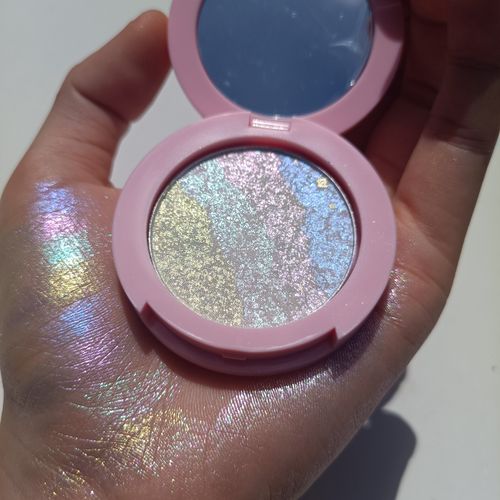 INTOPOP Stardust Highlighter – Sparkle That Lights Up Your Look