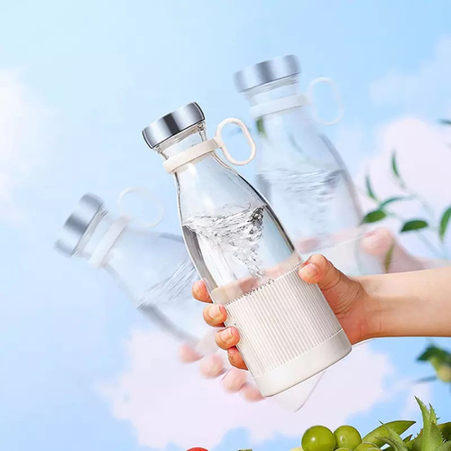 Portable multi-functional USB rechargeable juicer cup