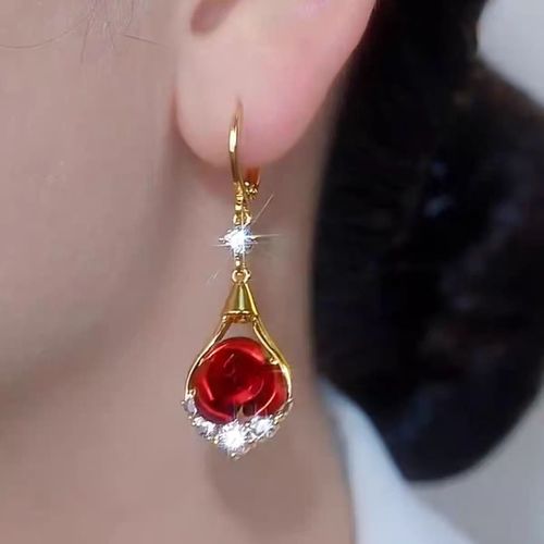 Red rose earrings for women, 2025 new arrival, trending design, high-end and luxurious, elegant temperament, embellished with rhinestones.