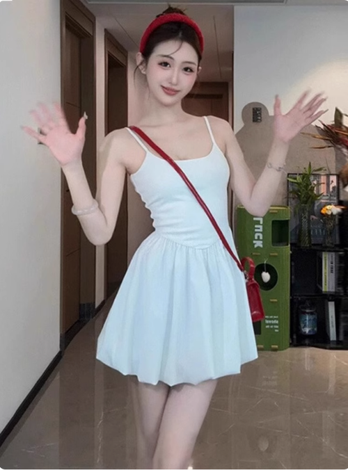 法式芭蕾短裙度假白色吊帶連衣裙子女夏季2025新款蓬蓬花苞公主裙