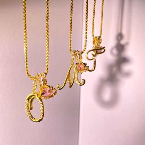 Colorful A-Z letter pendant necklace for girls personalized initial jewelry small luxury high-end luxury gold-plated brass dopamine 26 English letter zircon figaro chain pendant necklace