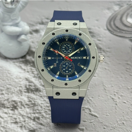New Men's Blue-Light Watch: Casual Sports Quartz Watch with Silicone Strap Stylish & Trendy Men's Watch: Sports Quartz Watch with Blue-Light Mirror and Silicone Band — Eye-Protecting Men's Quartz Watch, a Versatile Casual-Sports Model with Silicone Strap