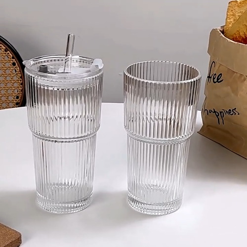 Vaso Vidrio Rayado Tapa Acrilico Y Sorbete De Vidrio 600 Ml