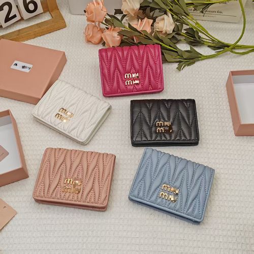 Nero Matelasse Leather Metal Logo Bifold Compact Wallet Women's Wallet