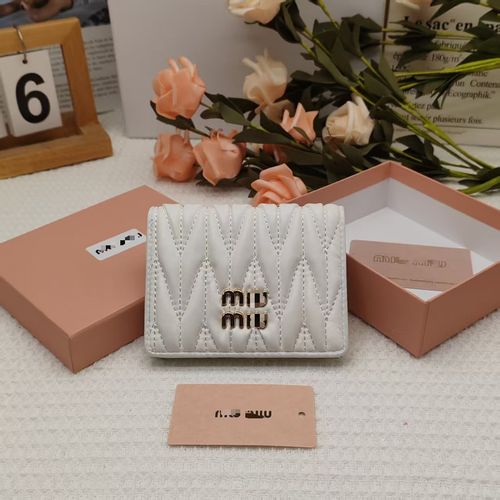 Nero Matelasse Leather Metal Logo Bifold Compact Wallet Women's Wallet