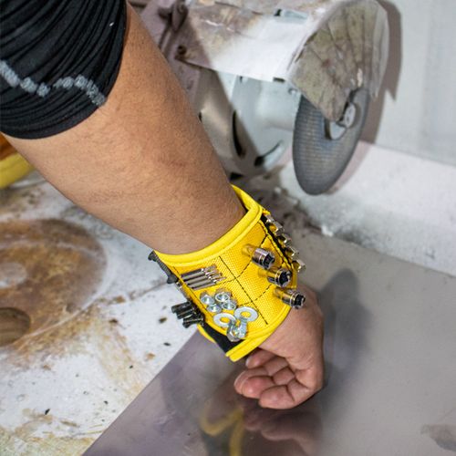 Magnetic Wristband Tool Belt for Efficient Tool Collection