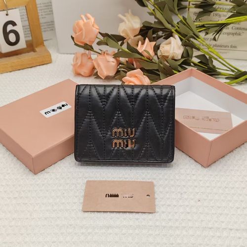Nero Matelasse Leather Metal Logo Bifold Compact Wallet Women's Wallet