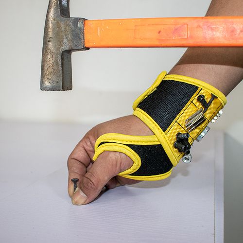 Magnetic Wristband Tool Belt for Efficient Tool Collection