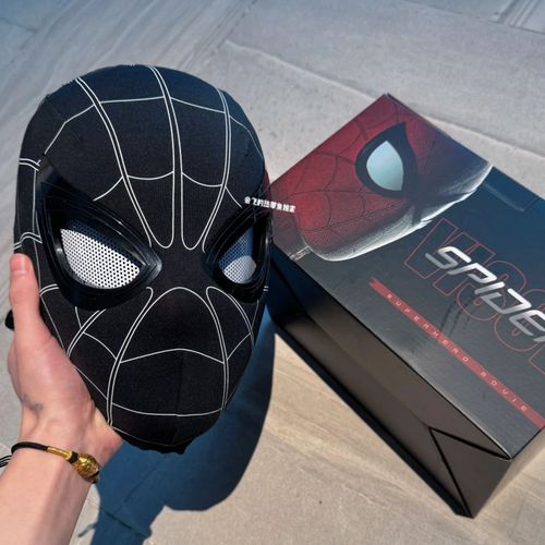 Spider-Man Homecoming Mask Control Blinking Eyes Helmet Cosplay Props Gift Toy