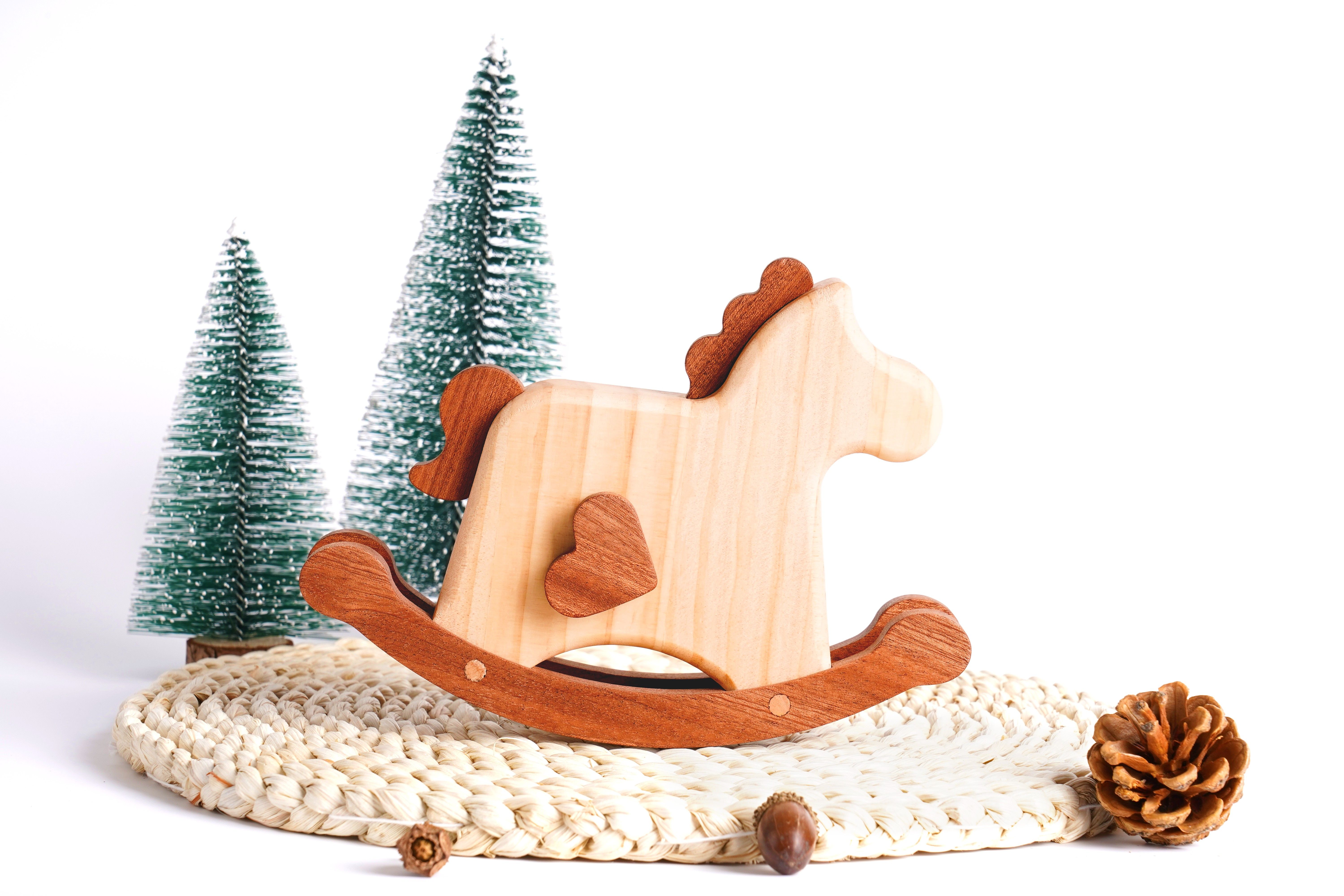 1pc, Novel Wooden Music Box, Horse | Sheep | Deer | Rhino Shape Swing Ornament with Musical Melody, No Battery Required, No Need for Power Connection, It Is a Unique Decoration and Souvenir, Can Be Used as Graduation Season, Valentine's Day, Easter, Mother's Day, Thanksgiving, Father's Day, New Year and other special occasions gifts, given to family, friends, classmates and colleagues, can also be used as new home moving gifts, Best for Christmas, Perfect for Thanksgiving