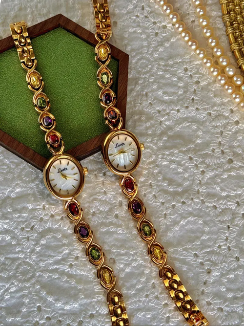 Women's Elegant Multicolor Artificial Gemstone Decorated Quartz Watch