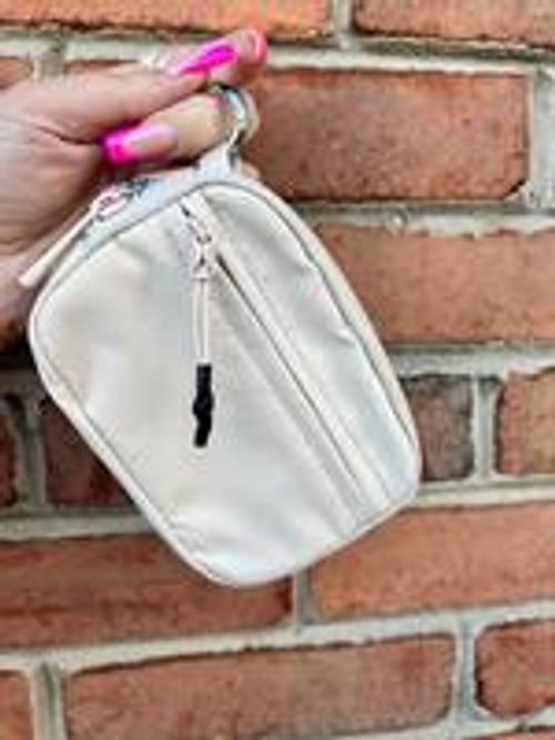 The original Iris wallet is stylishly designed for everyday use