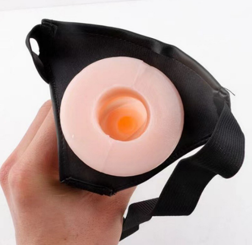 Wearing a hollow skin tone