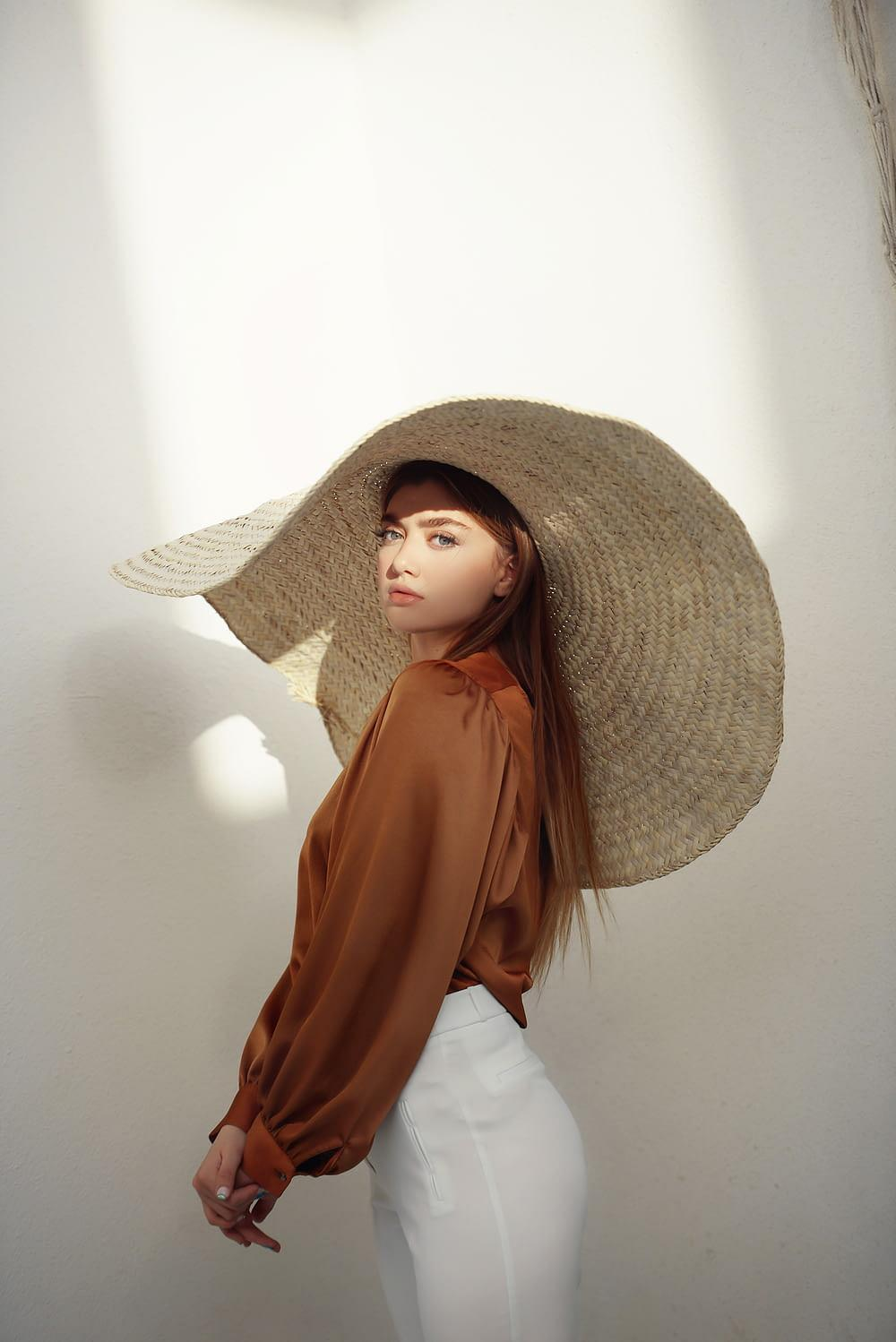 oversized straw hat