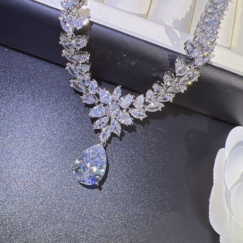 Moissanite Luxury Pendant Necklace