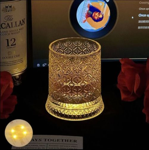 Macallan-style creative crystal rotating whiskey glass, high-end beer glass, stress-relieving wine glass.