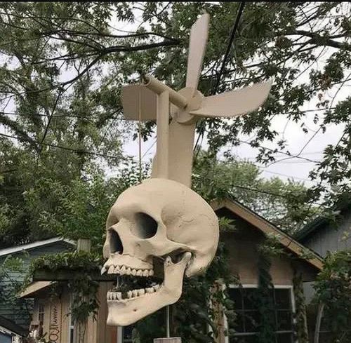 🔥 Iron Skull Whirligig - Garden Decor