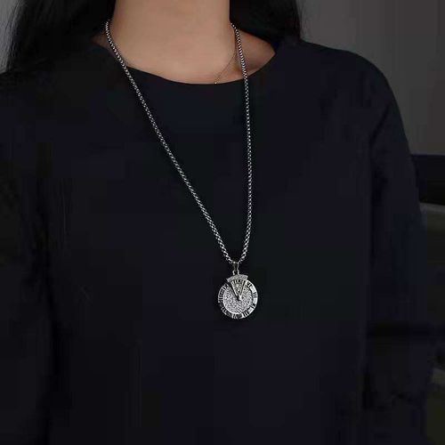 Time comes to run necklace