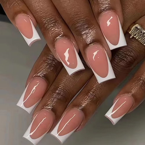 Mid-length ballet nails in white, simple and elegant French style artificial nails, suitable for both European and American casual wear. 24-piece set.