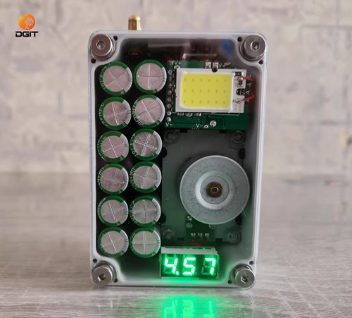 6V manual crank generator with 8 capacitors for USB charging