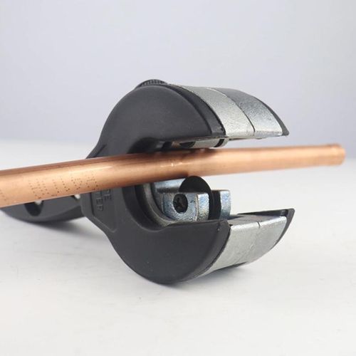 Ratchet-type Pipe Cutter