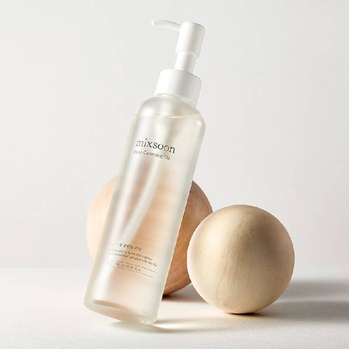 Soothing Pore-Care Cleansing Foam (150ml) and Refreshing Cleansing Milk Makeup Remover (195ml)
