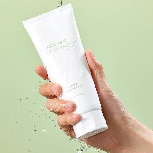 Soothing Pore-Care Cleansing Foam (150ml) and Refreshing Cleansing Milk Makeup Remover (195ml)