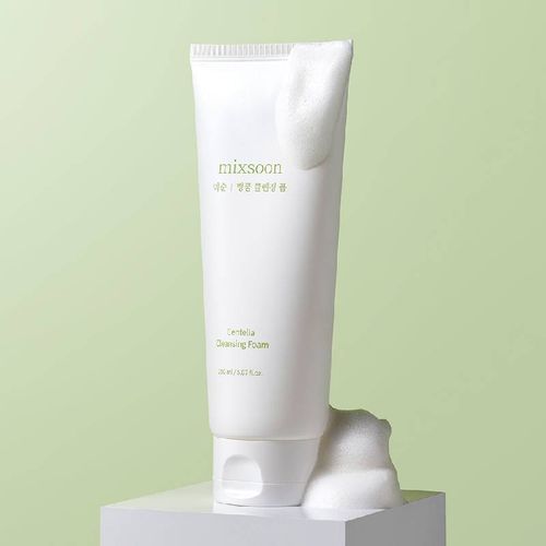 Soothing Pore-Care Cleansing Foam (150ml) and Refreshing Cleansing Milk Makeup Remover (195ml)