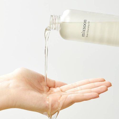 Soothing Pore-Care Cleansing Foam (150ml) and Refreshing Cleansing Milk Makeup Remover (195ml)
