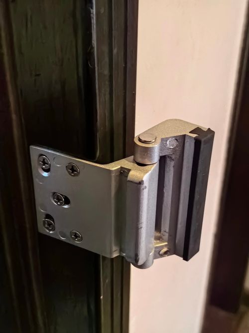 （2pcs 1 set）Home Security Door Lock Reinforcement Lock with 3 Stop Withstand 800 Lbs for Inward Swinging Safety Door Lock