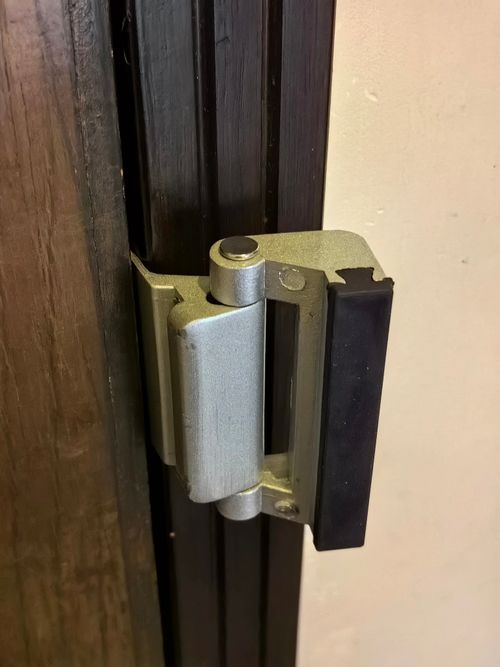 （2pcs 1 set）Home Security Door Lock Reinforcement Lock with 3 Stop Withstand 800 Lbs for Inward Swinging Safety Door Lock