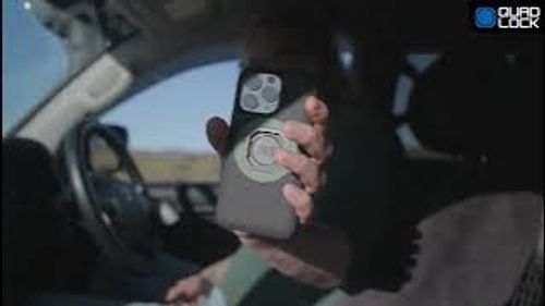 Stand e Abridor de Garrafas