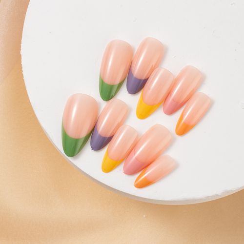 4 combinações bonitas e convenientes da manicura, uma semana para um bom humor todos os dias