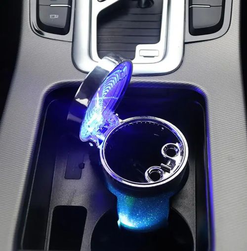 Cinzeiro colorido do carro