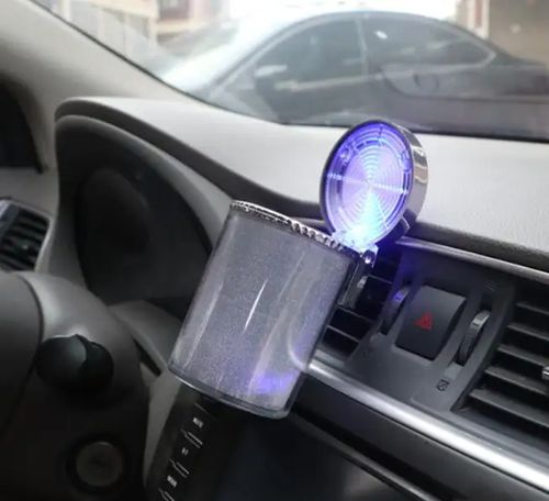 Cinzeiro colorido do carro