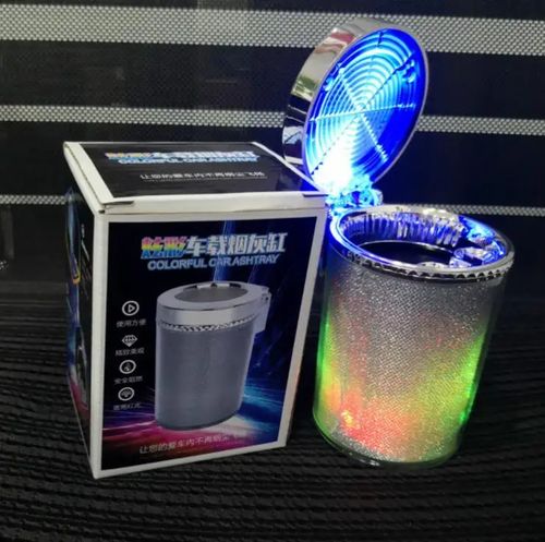 Cinzeiro colorido do carro