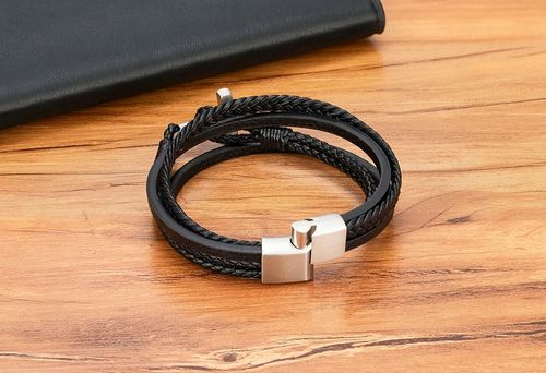 PULSEIRA MASCULINA DE COURO COM CRUZ EM AÇO INOXIDÁVEL E FECHO MAGNÉTICO