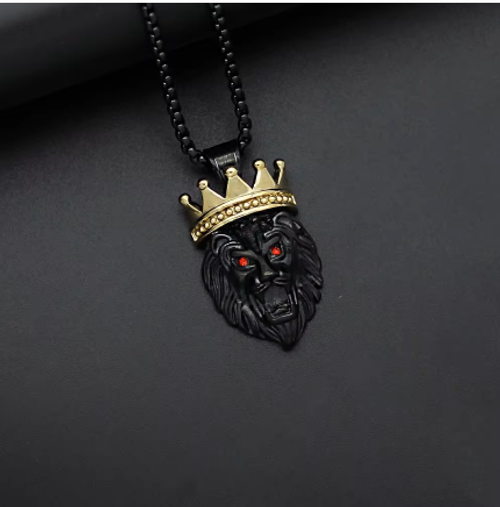 Pingente Helloice Crown King of Lion em Ouro Preto