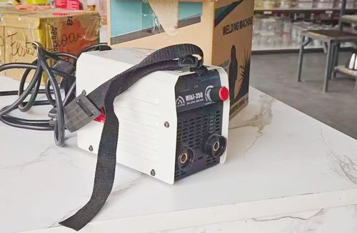 Máquina de Soldadura Manual por Arco Metálico Pequena