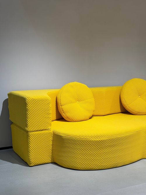 Sofá-cama com encosto de novo design