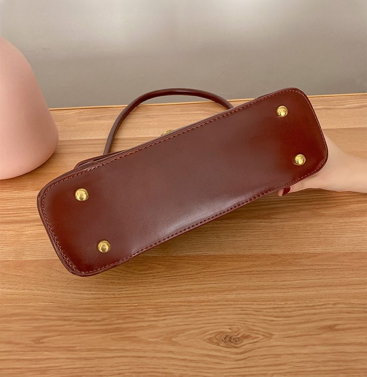 Retro armpit bag French stick medieval bag 2023 summer new trendy niche commuter casual all-match one-shoulder handbag