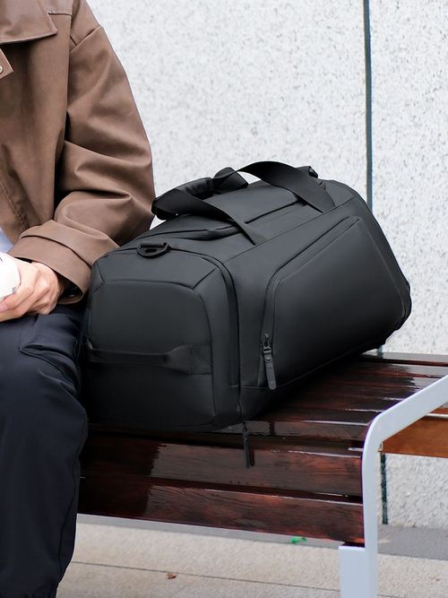 Large-Capacity Sports Backpack