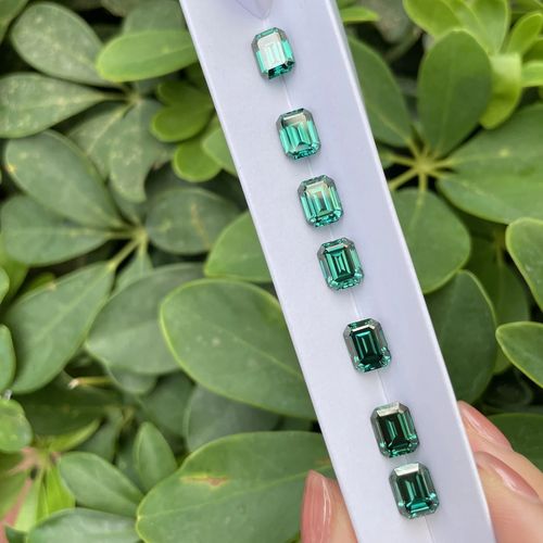 Wholesale Emerald green color moissanite emerald oval cushion square shape loose diamond with GRA certificate for making jewelry