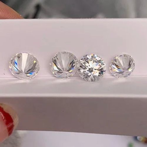 Wholesale round brilliant cut VVS clarity WHITE moissanite diamond price per carat with GRA certified