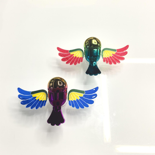 Escort Bird It Will Flap Its wings Flying Birds Frozen Creative Plastic Car Motorcycle Ornament Pendant with Wings Design