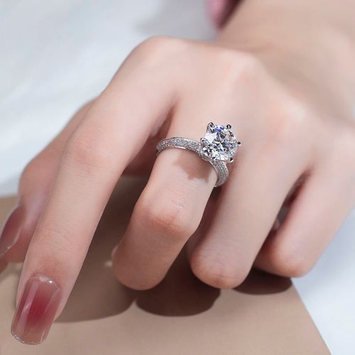 Moissanite full-diamond ring