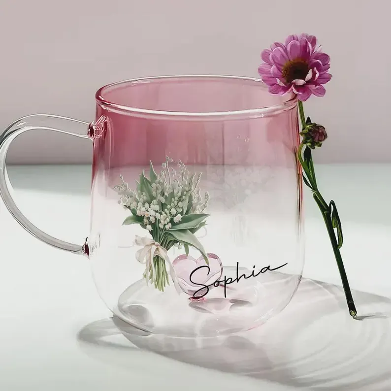 Kristallblume zum Geburtsmonat – Individuell gestaltete Glas-Tasse mit Farbverlauf – Ein Geschenk für Mama, Ehefrau, Großmutter, Schwester, beste Freundin oder andere Familienmitglieder