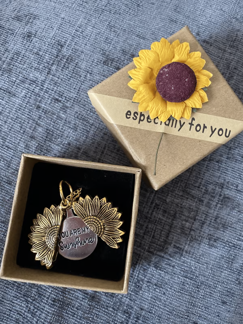 🎁Buy 1 get 3 free🔥🌞You are my sunshine sunflower necklace with gift box🌻