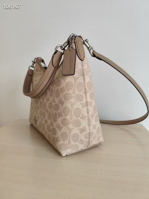 Bolsa nova 2026 para debaixo do braço Laurela, pode ser usada como bolsa de ombro, transversal ou de mão. Modelo: CV975. Tamanho: 28-18-11cm.